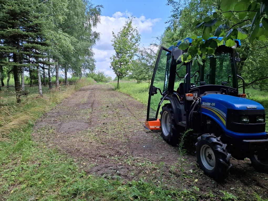 Traktorek Solis 26 z kabiną i pługiem śnieżnym