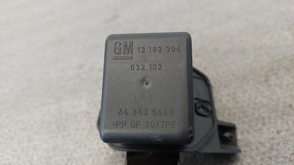 Botão / interruptor tampão de combustível OPEL Corsa E