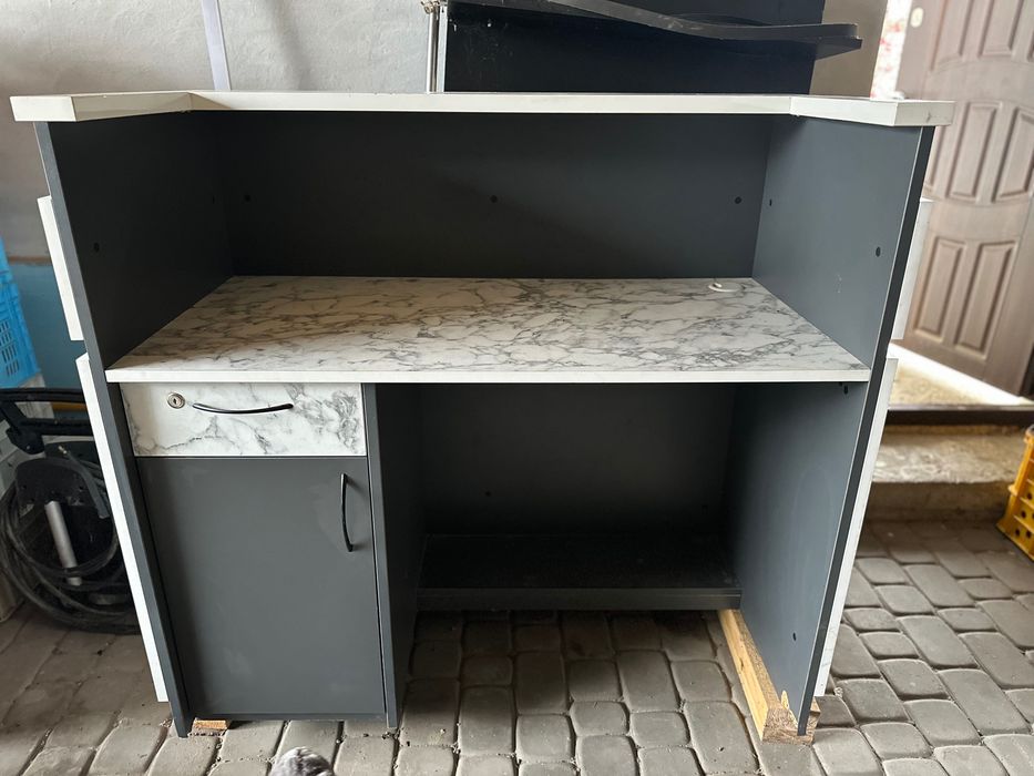 Стіл адміністратора б/у (самовивіз)