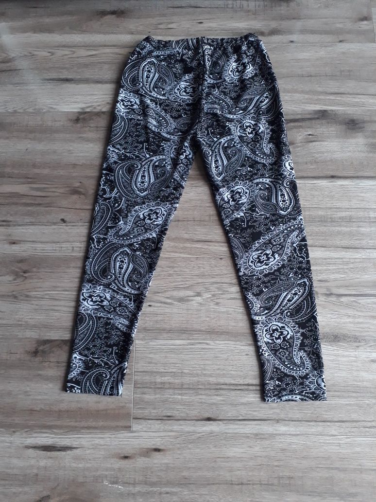 Czarne legginsy damskie w białe wzorki rozmiar M