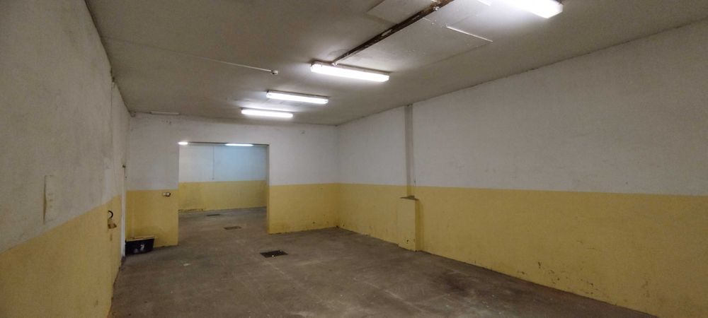 Magazyn 200 m2, hala murowana do wynajęcia. WC, biuro. Blisko zjazdu z