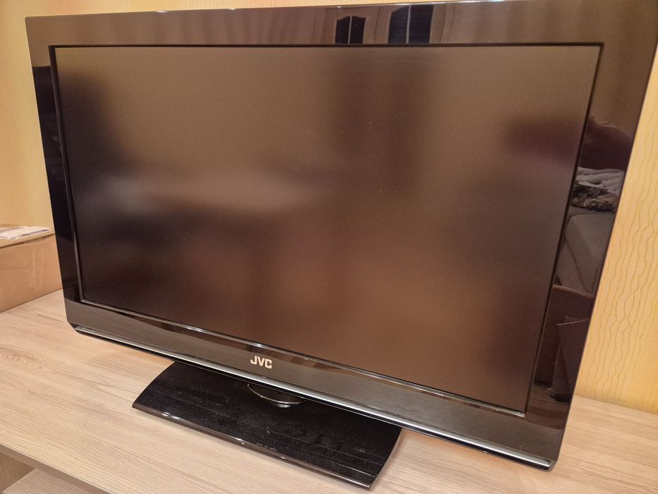 Телевизор JVC 32"