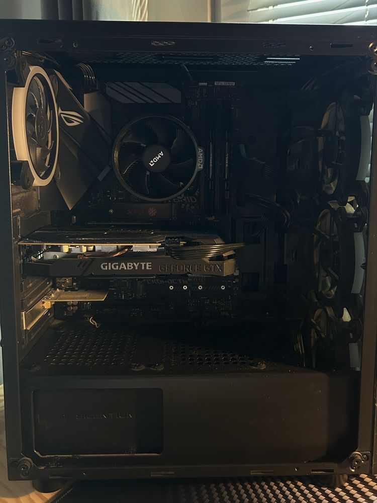 Komputer Stacjonarny ( AMD 5 3600, 16GB RAM, 1T SSD, 1660super )
