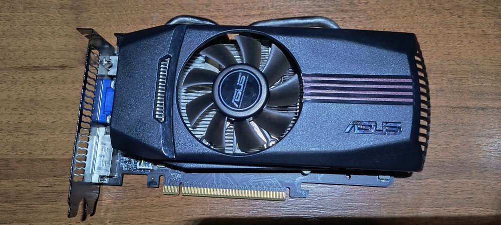 Відеокарта Asus gtx550 ti 1gb