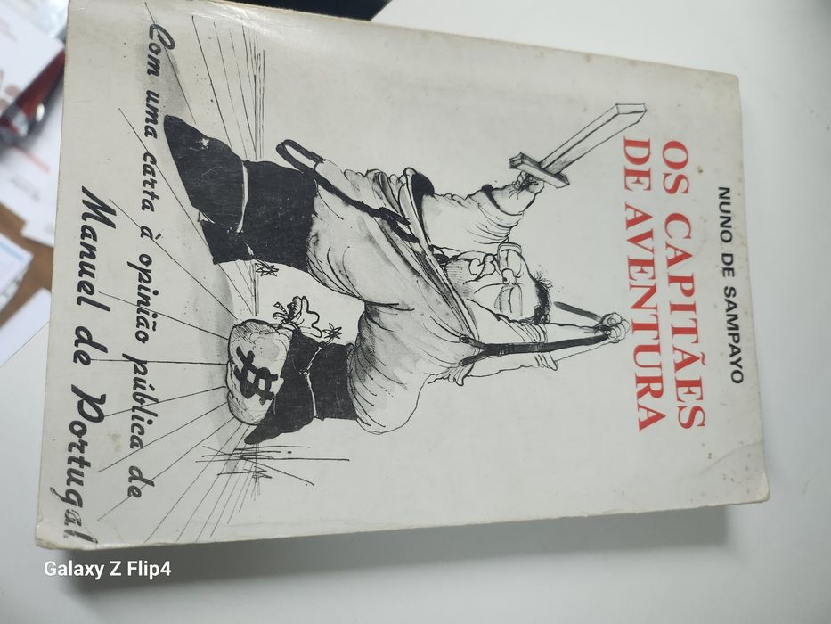 Vários livros de diversos temas.