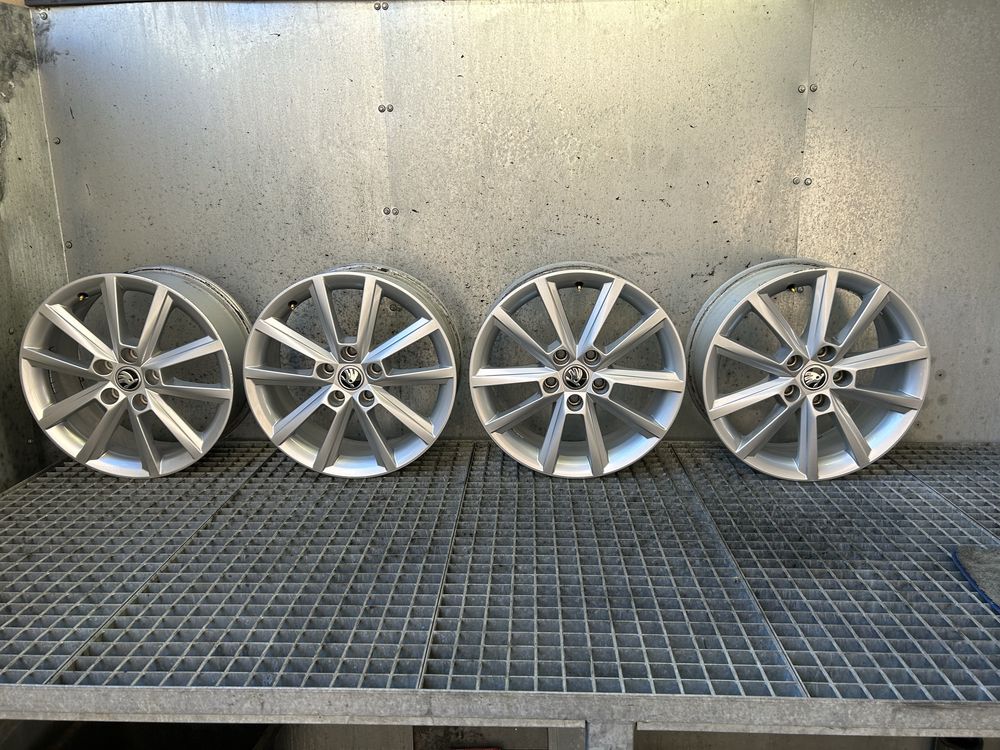Felgi aluminiowe Skoda Octavia 3 5x112 ET49 7,0 17