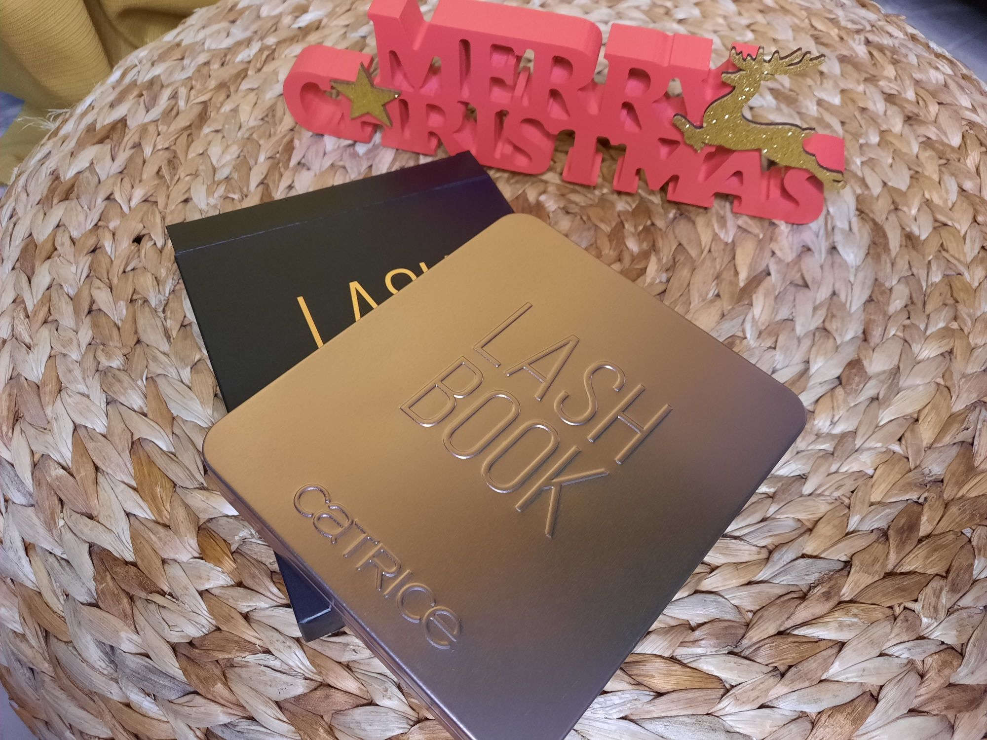 Lashes book catrice