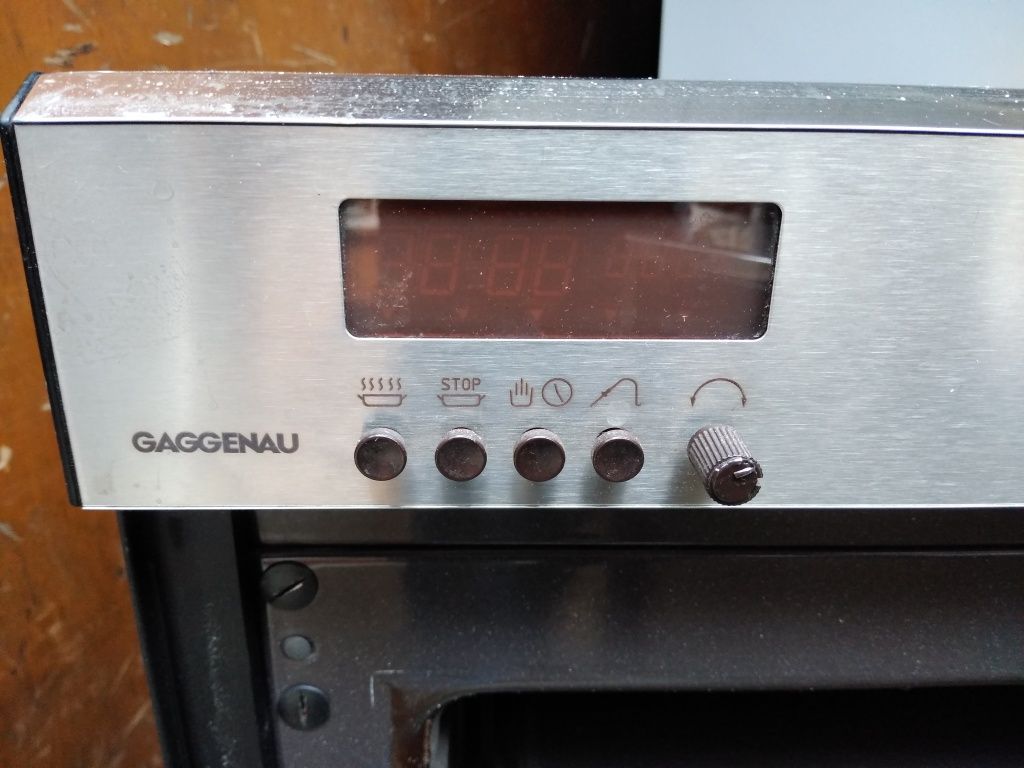 Piekarnik pod zabudowę najwyższej klasy GAGGENAU front INOX i lustro