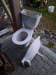 Wc i umywalka na budowe