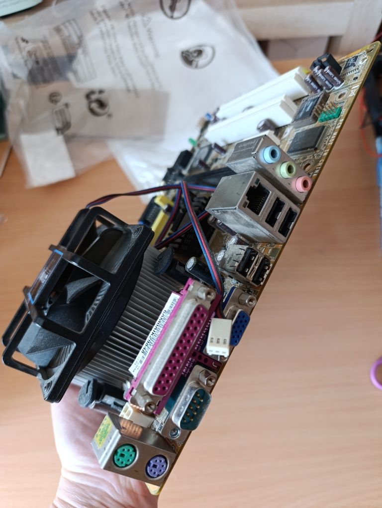 Материнська плата Asus P5V-VM Ultra