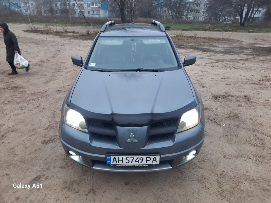 В продаже Mitsubishi autlender 2003 года.  На 4 газу .На полнейшем ход