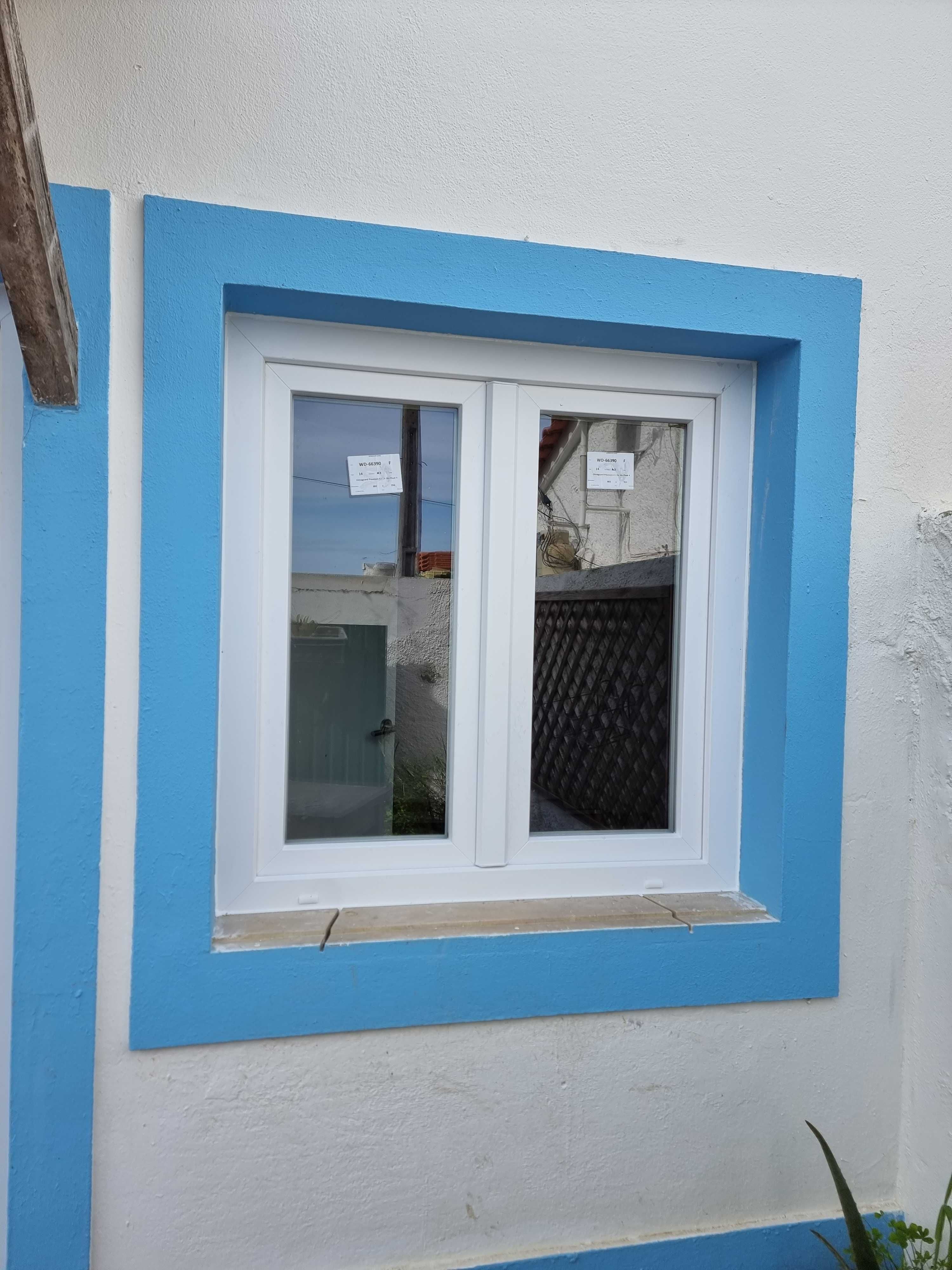Janelas e portas em PVC, estores, Marquises, portadas em alumínio