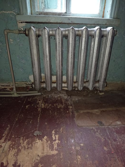 Батареї чавунні по 7 секцій