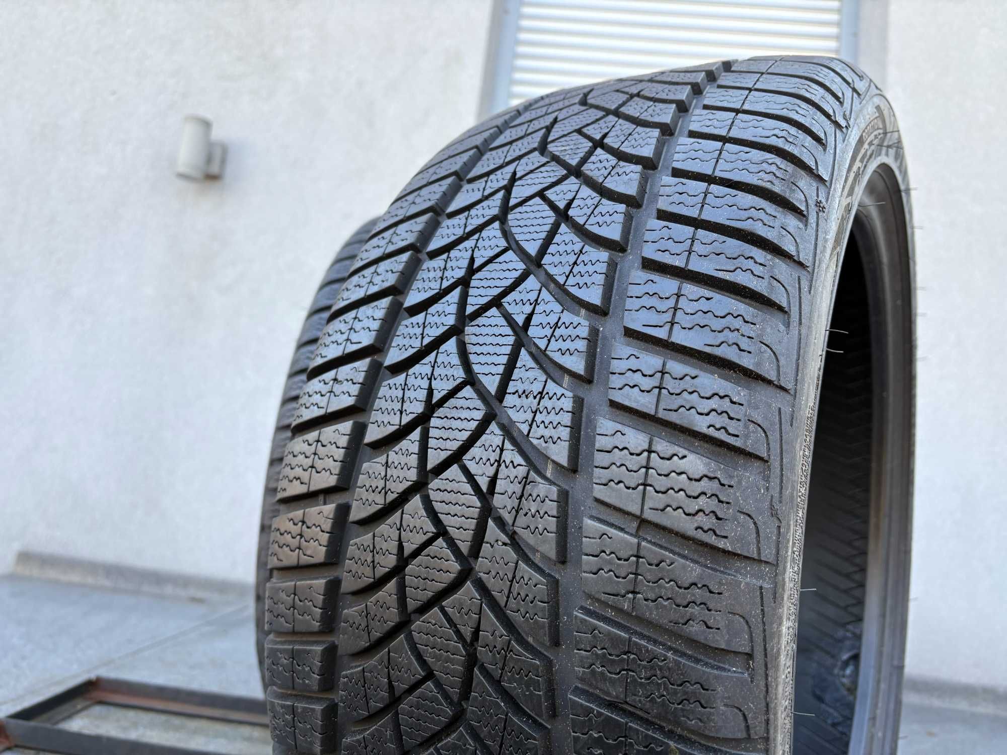 2szt zimowe 245/40R18 GoodYear 7,5mm 2022r świetny stan! Z5648 gwar