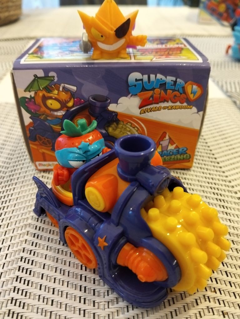 Super zings Skyracer + 2 figurki. Super Zings pojazd