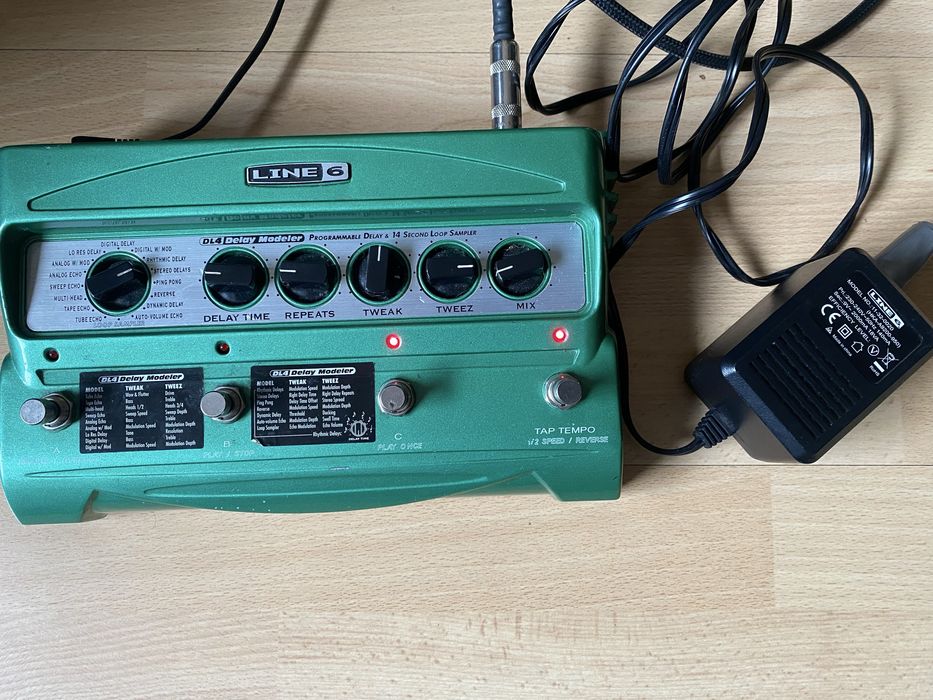 pedais, amplificador e acessorios para guitarra