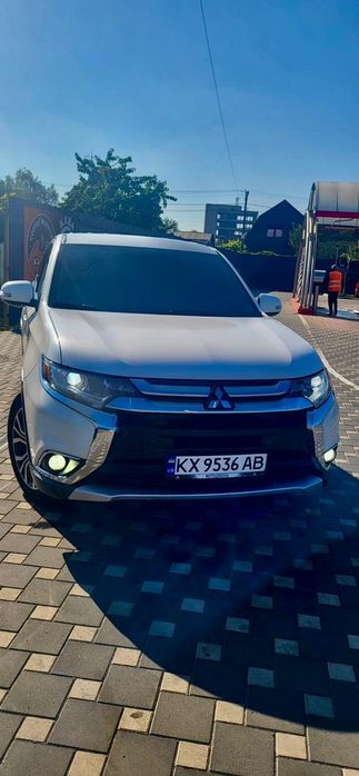 Mitsubishi outlender 2.4 газ/бенз. 7 місць. Повний привід
