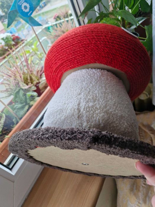 Drapak dla kota muchomorek