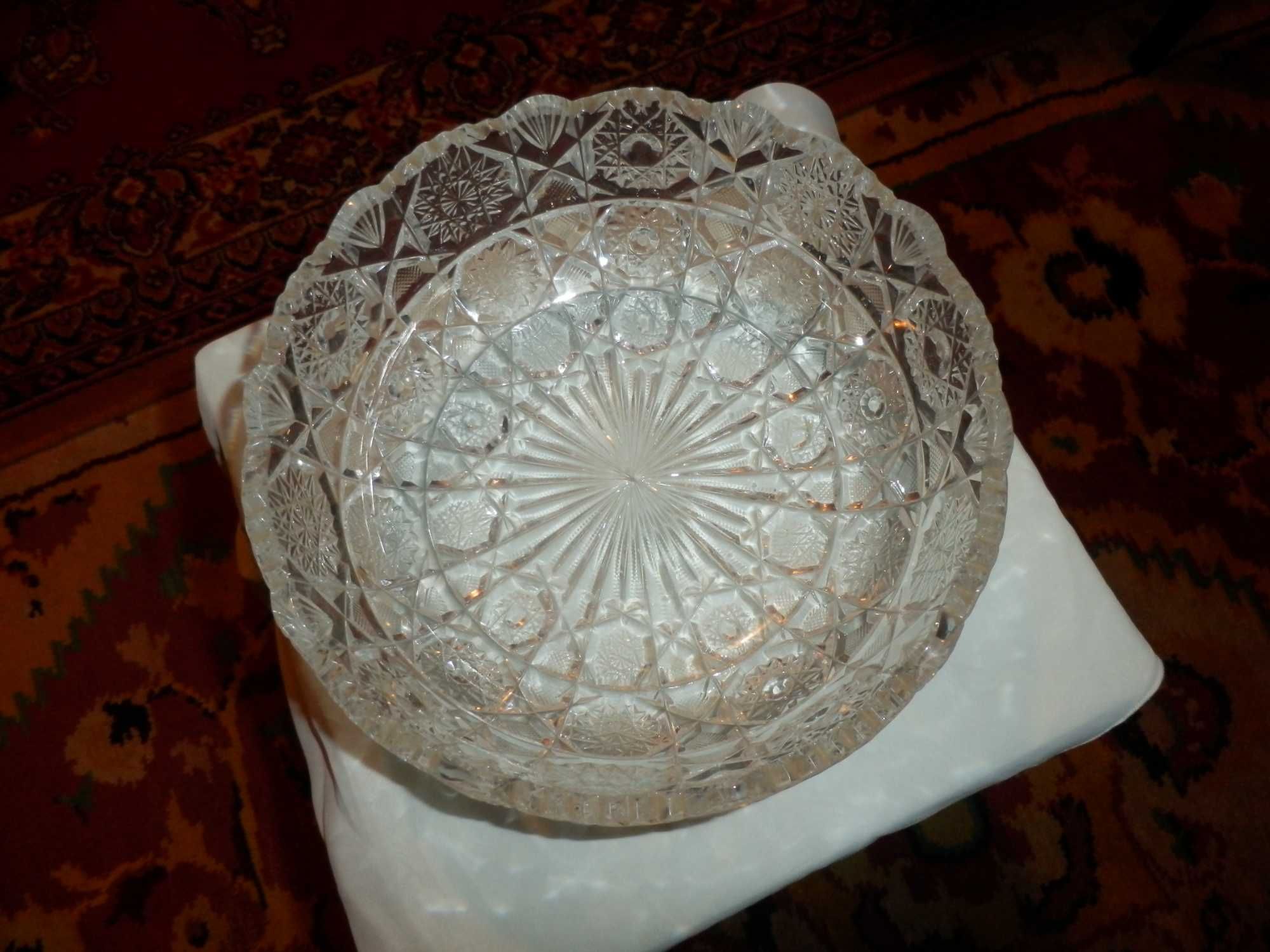 хрустальная ваза  салатница шкатулка,конфетница времен СССР