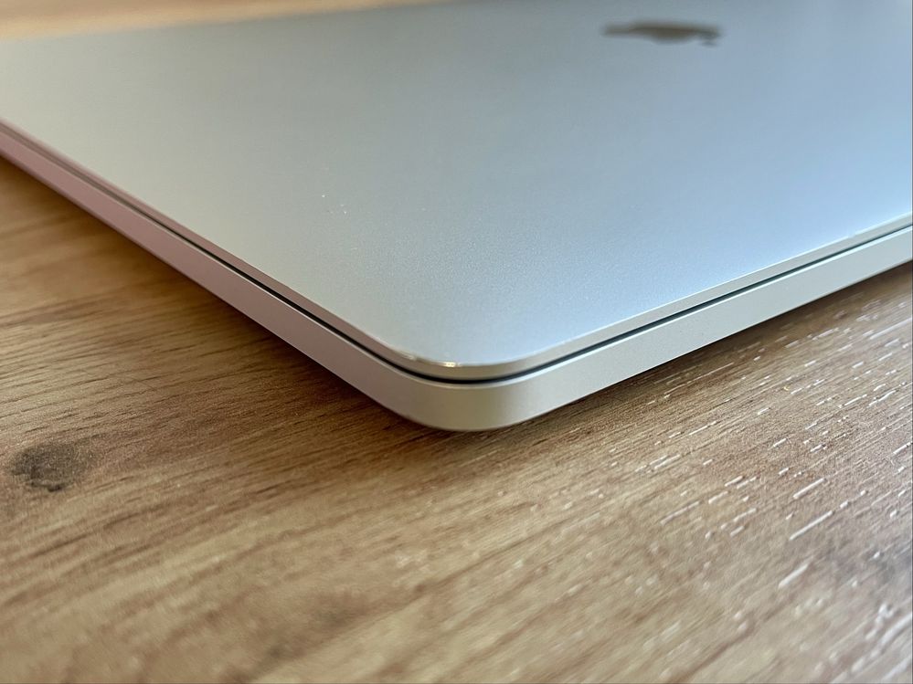 MacBook Pro 15” (Late 2016) | 16GB RAM | i7 | 9500 грн