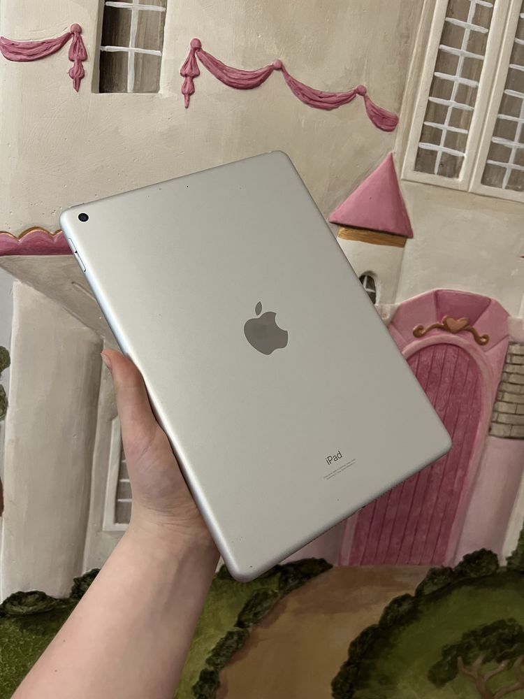 iPad 9th 2021 10.2  256g б/у