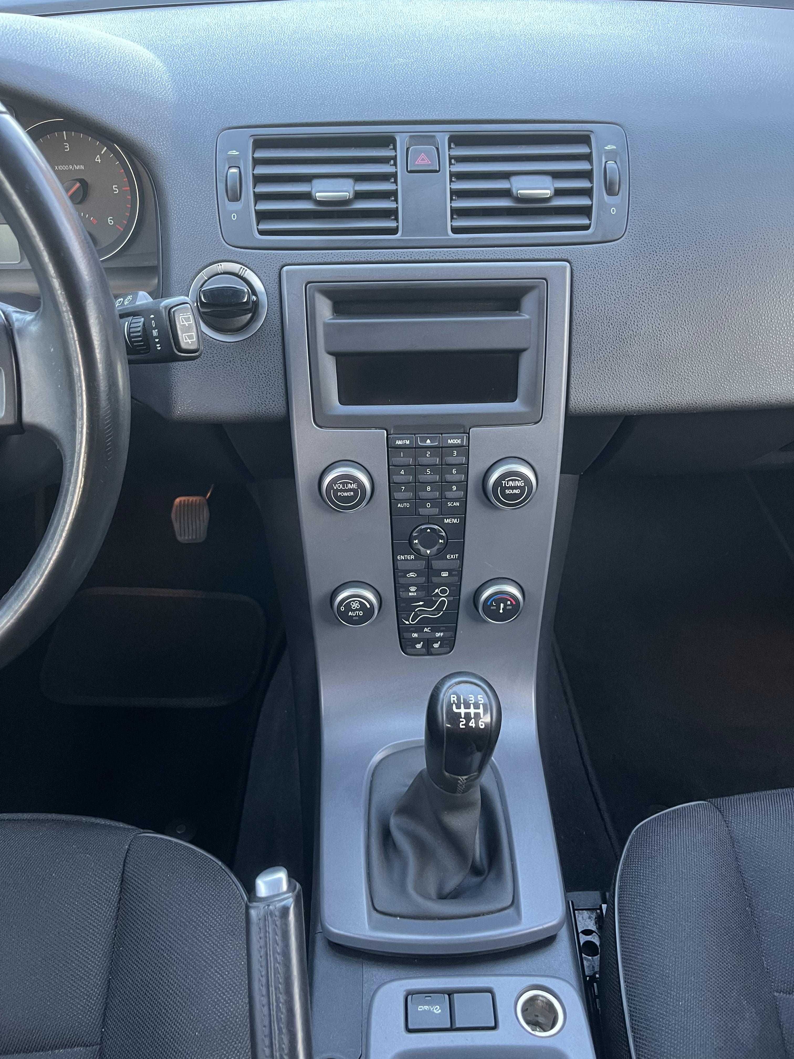 Volvo V50 2012 рік