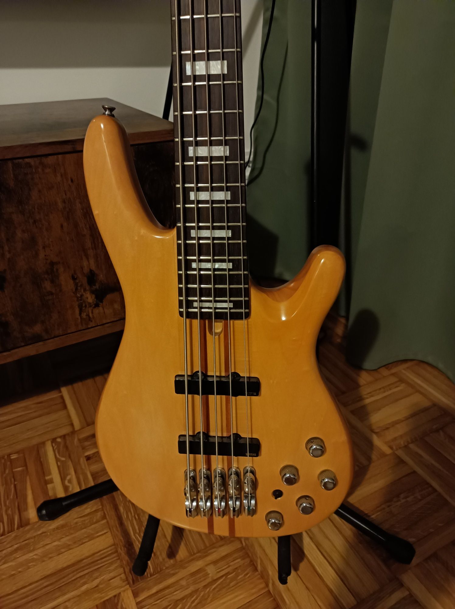Gitara basowa Yamaha BB 2005 bass