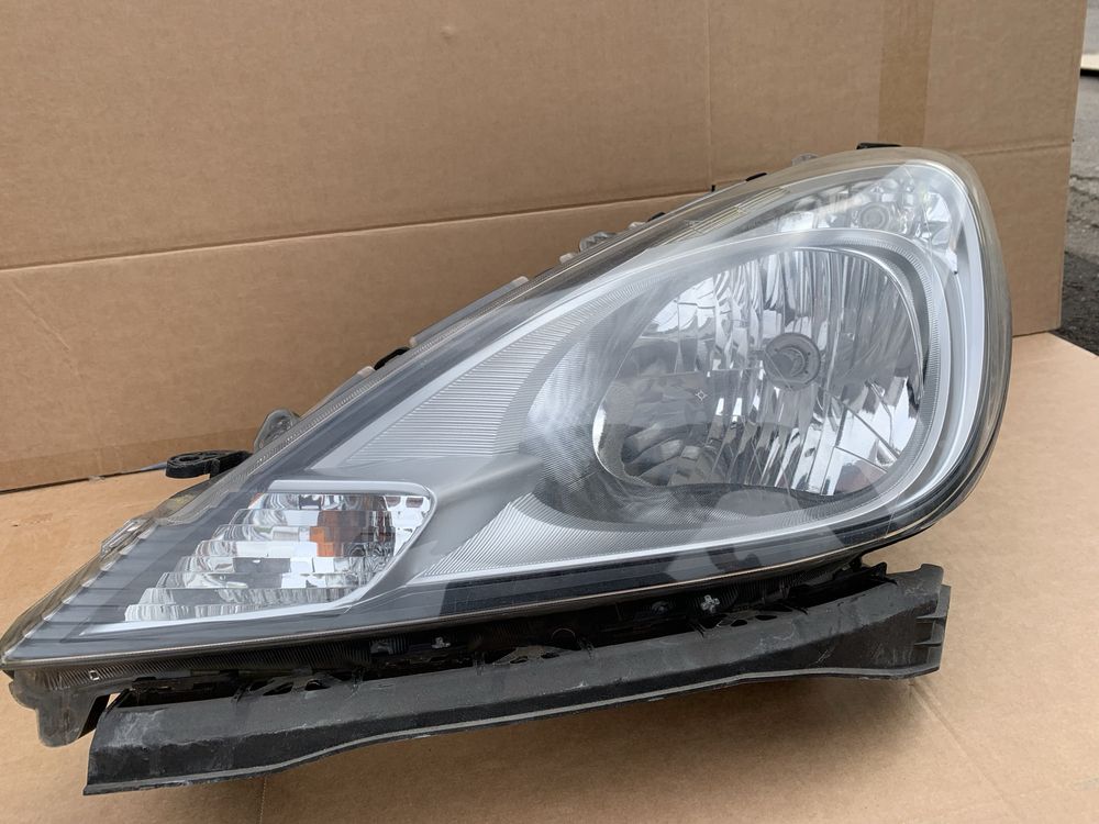 Honda jazz III lift 11-15 lampa lewa przód przednia ładna europa