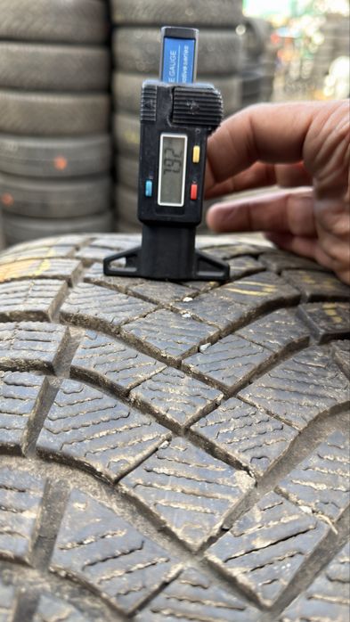 235/55/19+255/50/19 Pirelli Ice zero, ID4, Etron, Macan