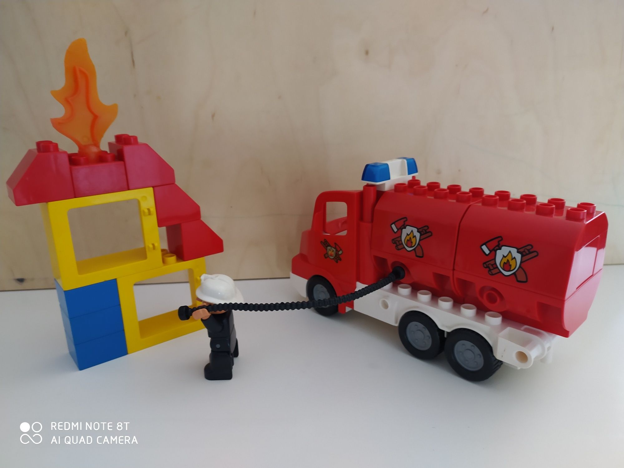 Lego duplo wóz strażacki beczkowóz