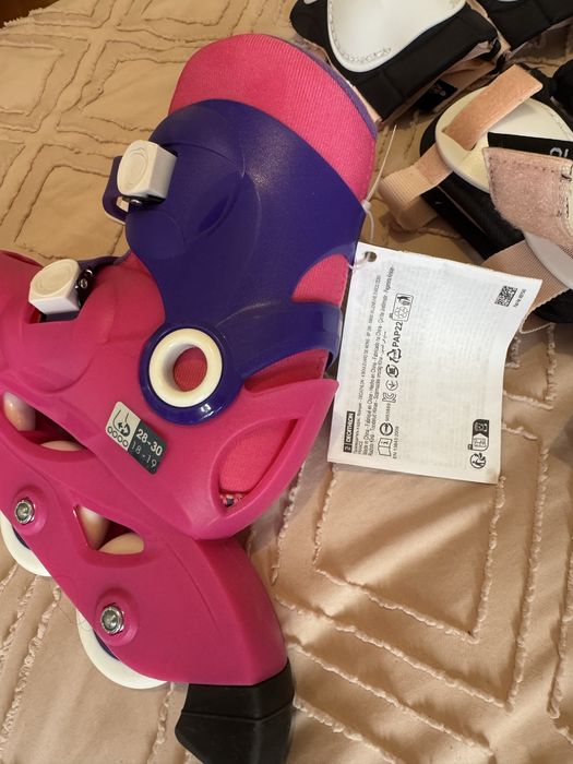 Patins em linha de criança + conjunto de proteções - marca Decathlon