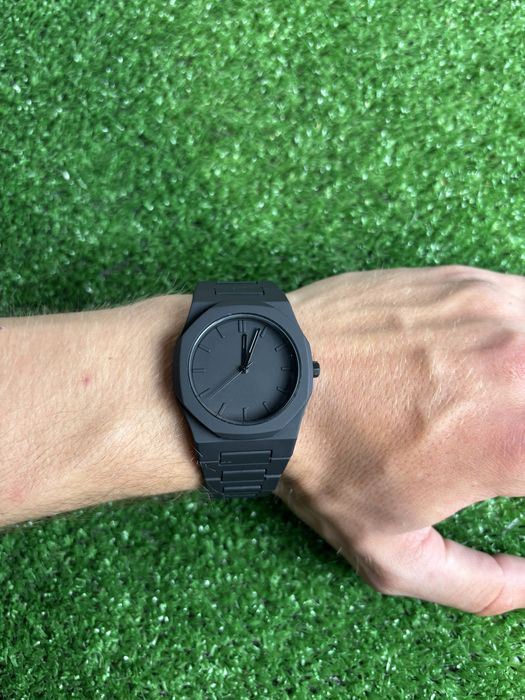 Стильний чоловічий годинник в стилі total black