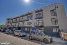 T2 excelente, com Terraço 75m2 ao metro da Senhora da Hora - NOVO