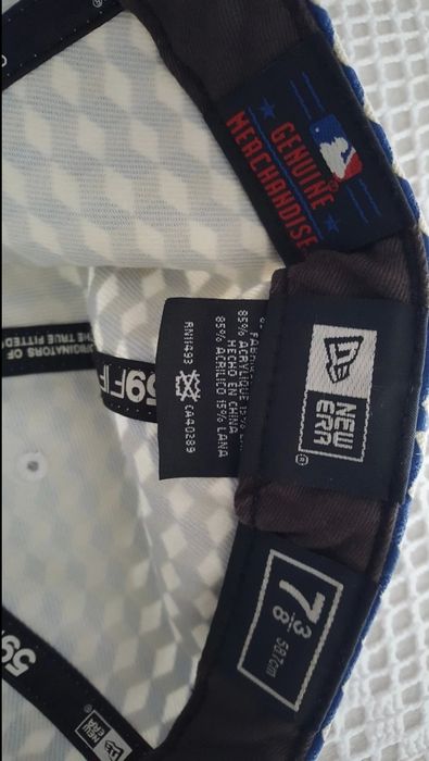 Boné azul e branco ( NEW ERA )