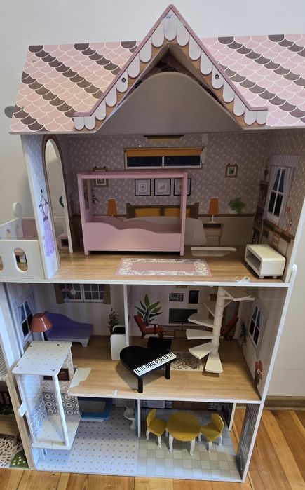 Domek dla lalek, domek zabawka.