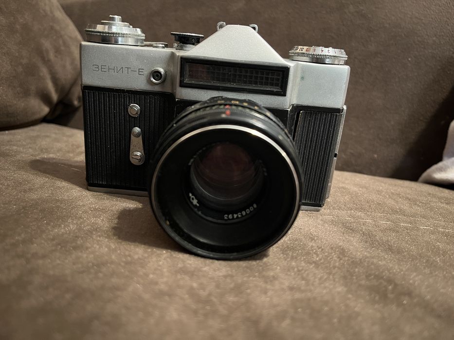 Фотопарат Зенит Е, обʼєктив helios-44-2