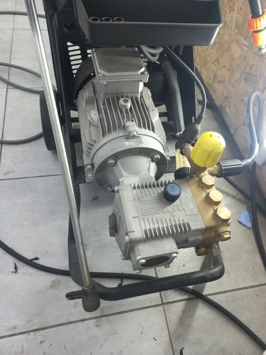 Продам мойку высокого давления Karcher HD6/15-4