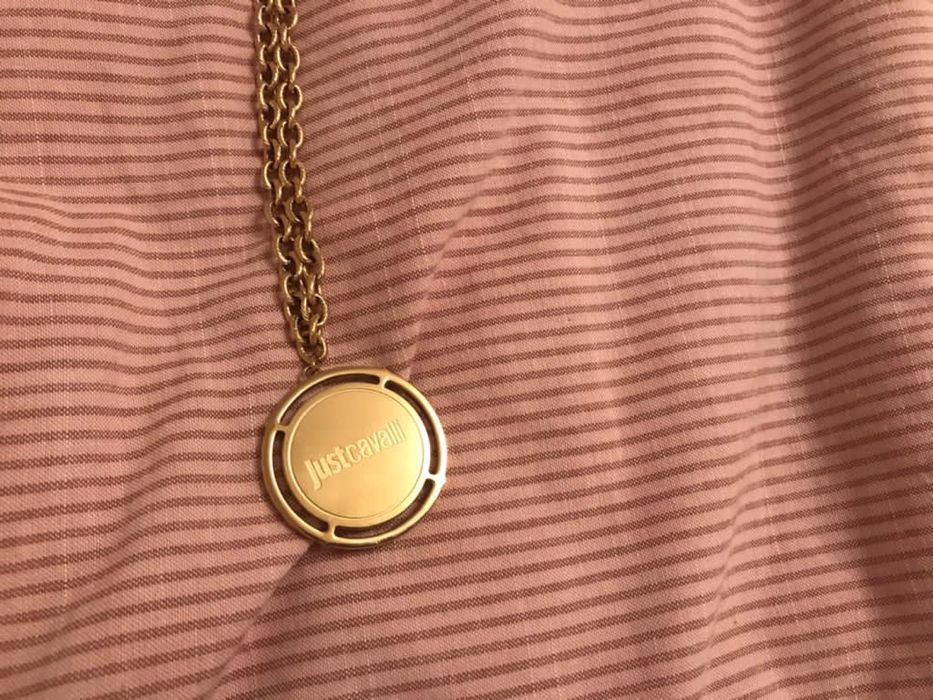 Medalhão Just Cavali NOVO