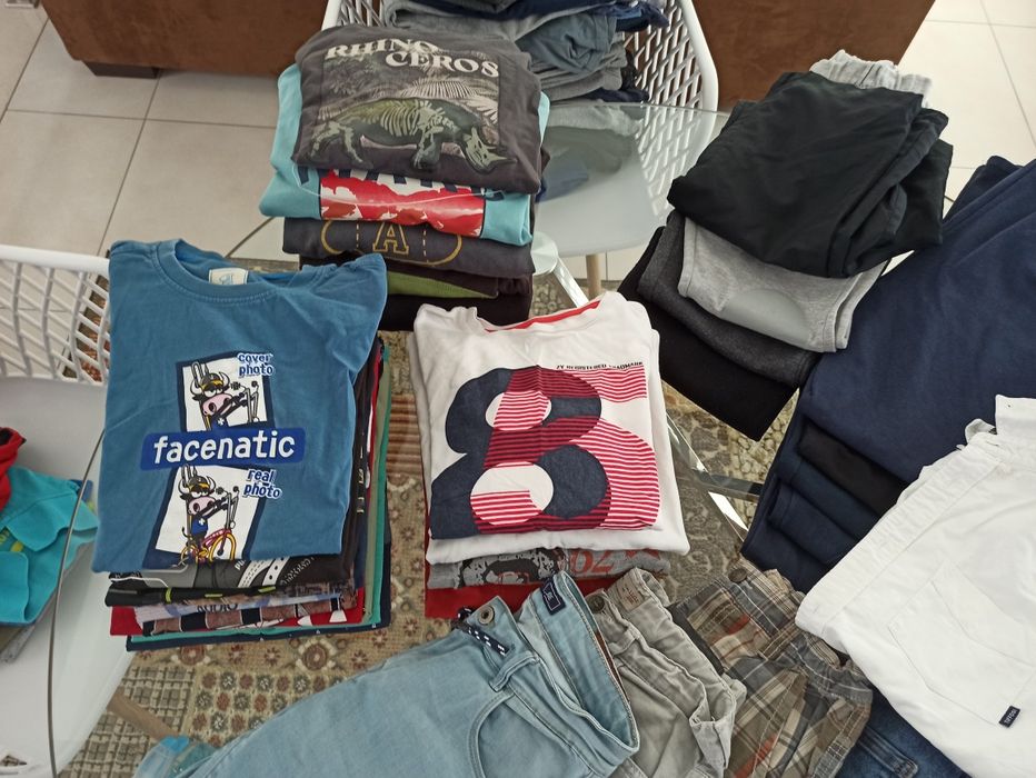 Lote de roupa (mais de 40 peças) meninos - 10-11 anos