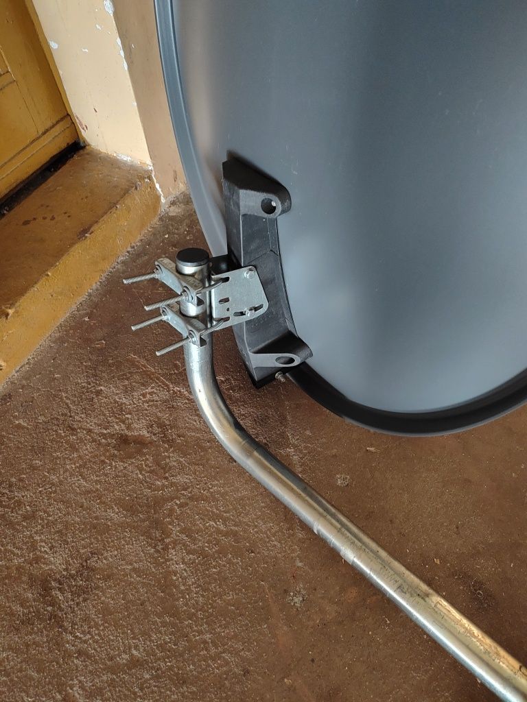Antena satelitarna 80cm.