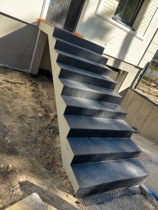 Schody betonowe, budowa domów. Murarze, zbrojarze, cieśle.