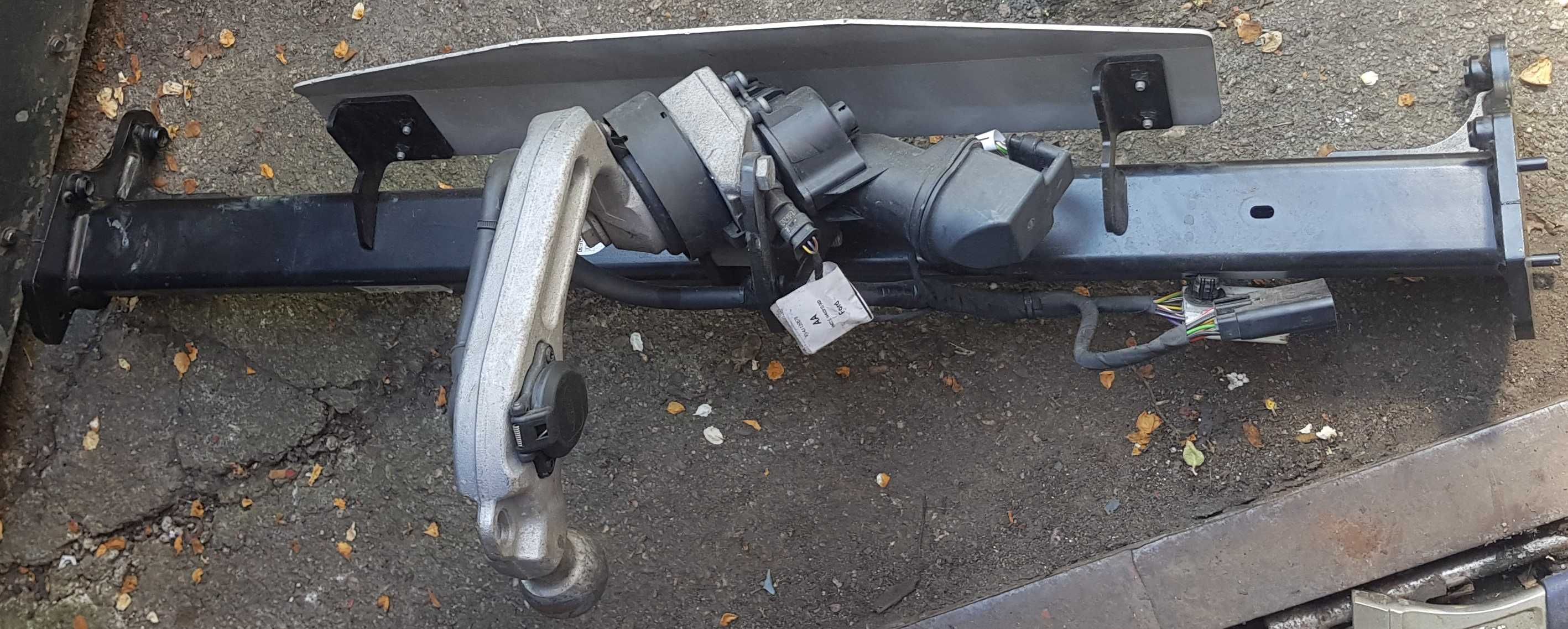 Oryginalny elektryczny hak holowniczy ford kuga mk3 lift Wysyłka za 50