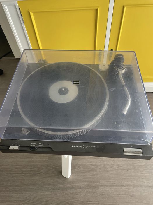 Gira discos Technics SL D2