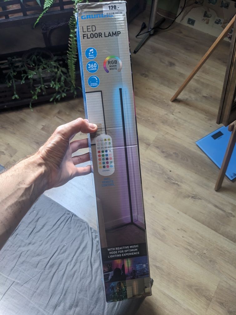 Lampa podłogowa Grundig FLOOR zintegrowane źródło LED 6 W czarny