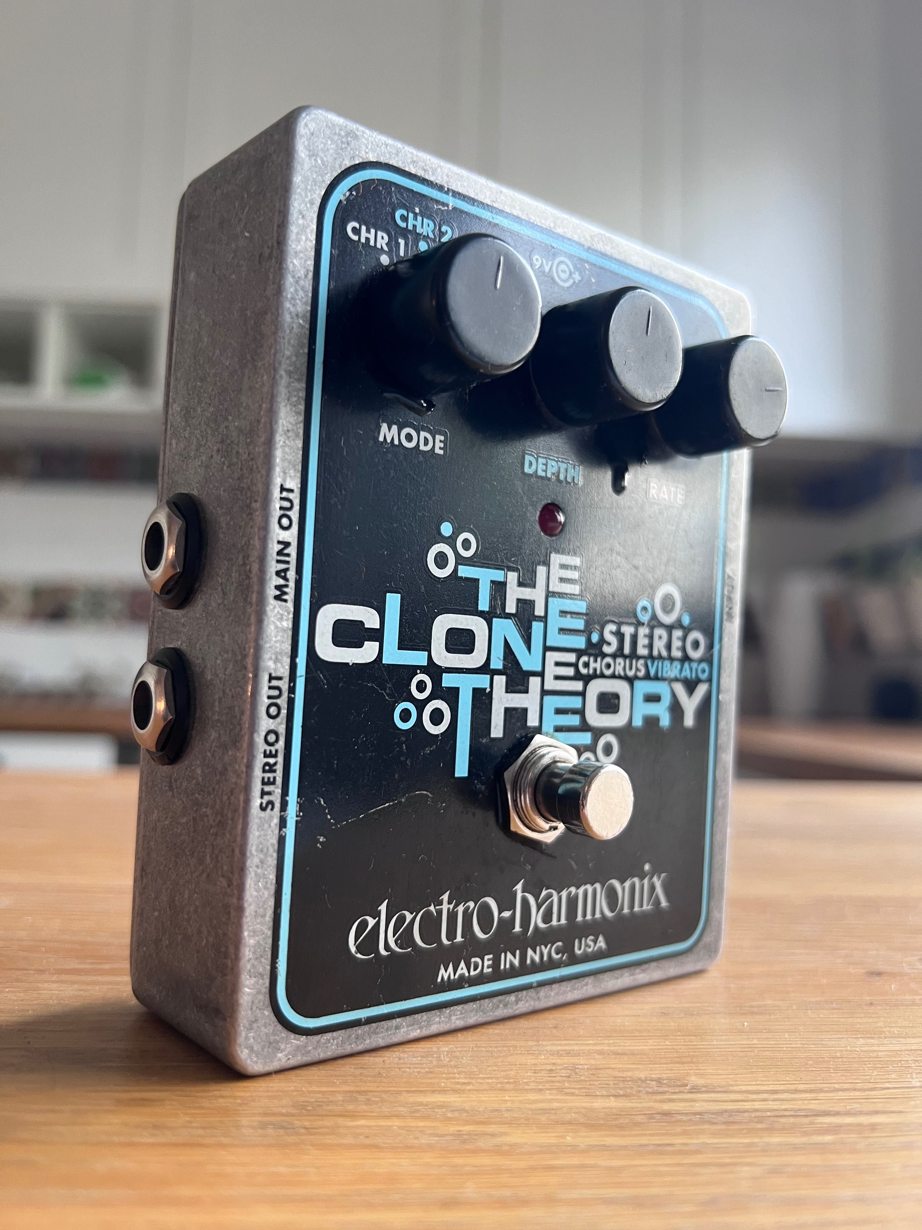 Efekt gitarowy Electro-harmonix Stereo Analog Chorus/Vibrato