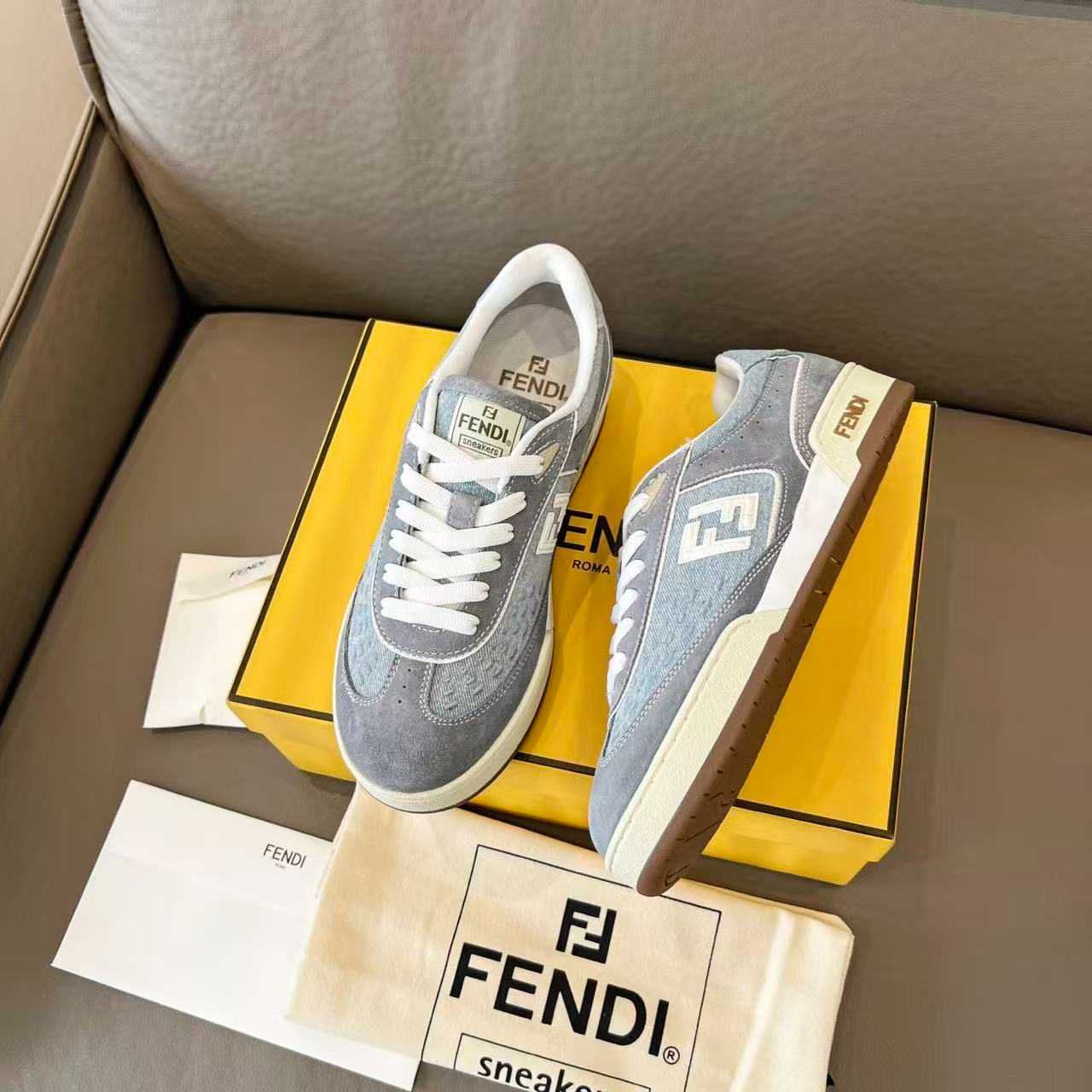 Tênis FENDI Match disponível em todos os tamanhos.