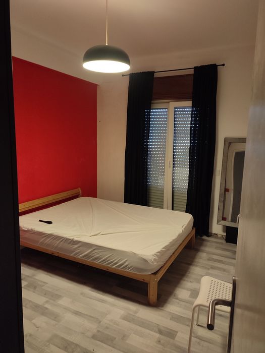 Alugo quarto em Loures