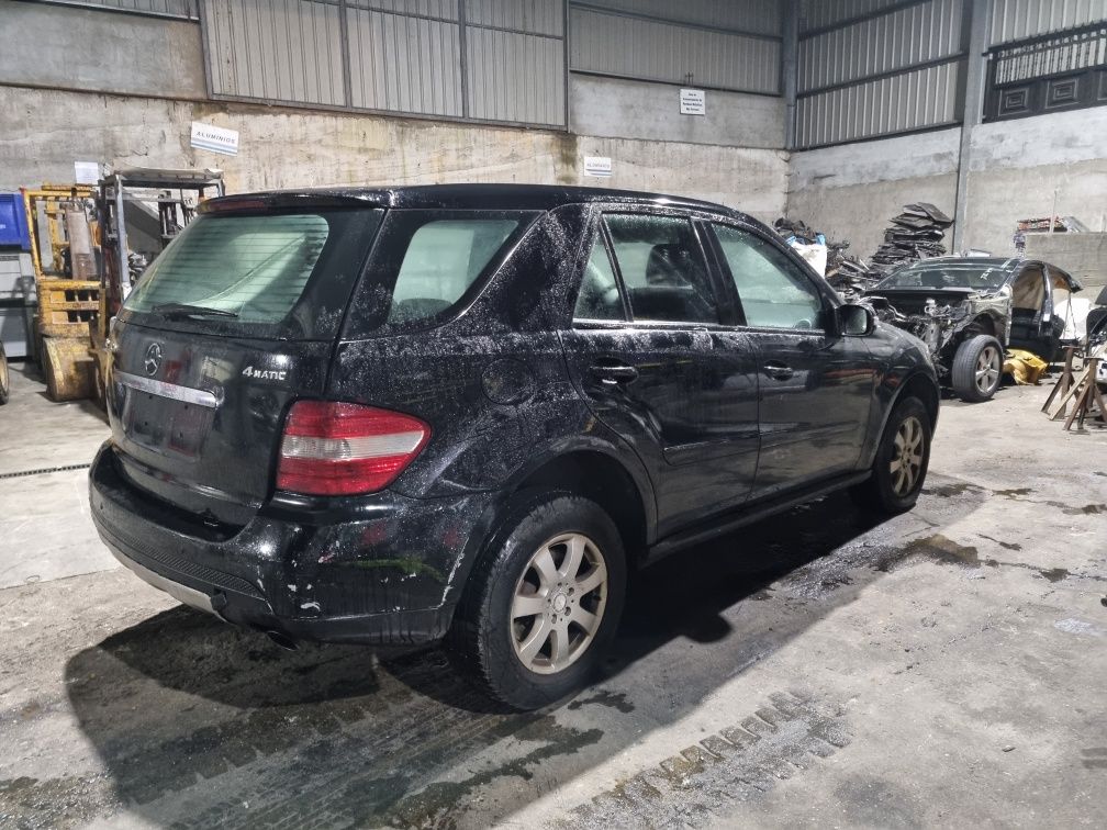 Mercedes-Benz ML W164 280 CDi 4 MATIC de 2009 para peças