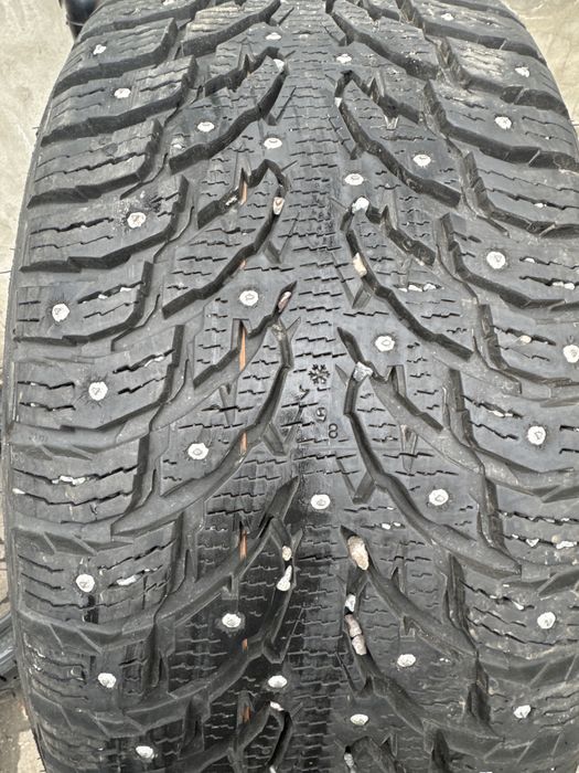 275/45/20 Nokian Hakkapeliitta  9  SUV