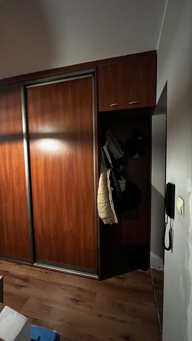 Szafa przesuwna pawlacz regal